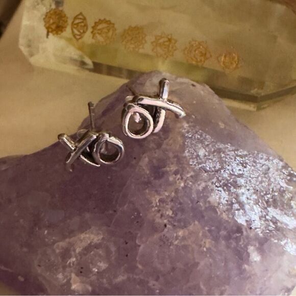 XO Sterling Silver Hugs And Kisses Stud Earrings - Picture 5 of 5